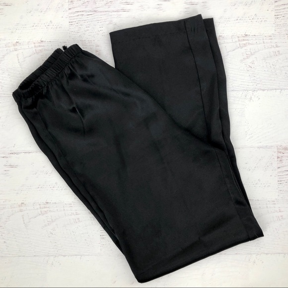 2/$20 Secret Treasures Cheetah Print PJ Set Medium - Picture 9 of 9